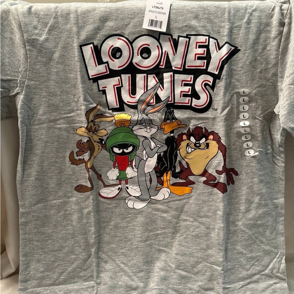 Adorable Looney Tune Adult Large Tshirt